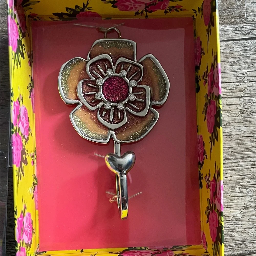 Betsey Johnson Pink Glitter Floral Wall Hook with Silver Hook
